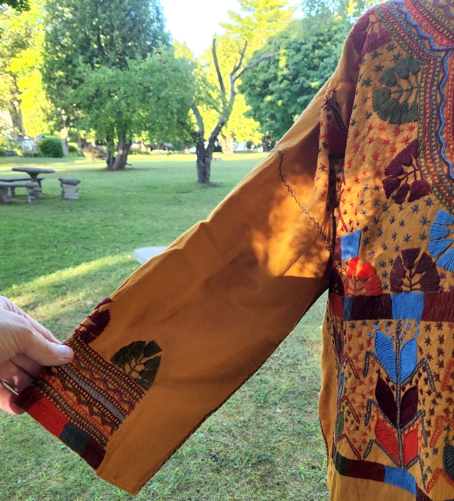 Hand Embroidered Tunic - Picture 4 of 9